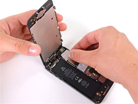 How to replace your iPhone 5’s battery [Video]