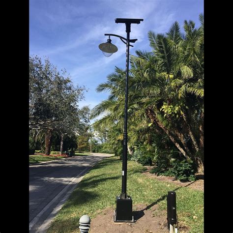 SL15 Solar Parking Lot Light Fixture - With Pole & LED Lamp