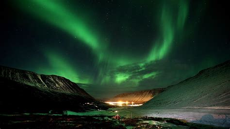 Aurora Borealis Background Northern Lights Wallpaper - Parketis