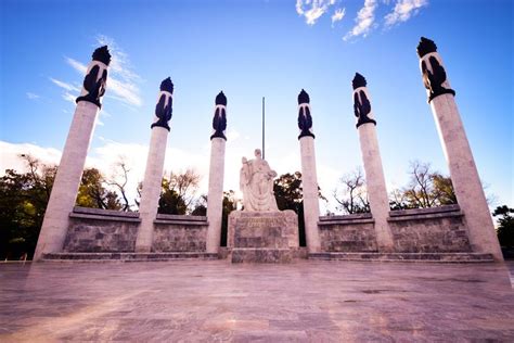 Monumento Niños Heroes by Alberto Lama - "Monumento a los Niños Heroes ...