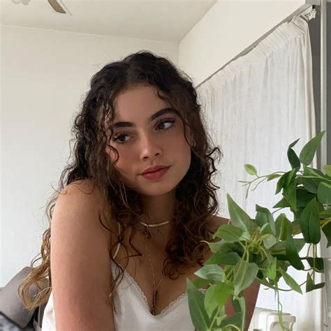 𝑪𝒂𝒍𝒍 𝒎𝒆 𝑩𝒚 𝒚𝒐𝒖𝒓 𝑵𝒂𝒎𝒆 🍑 Elio y tu | Curly girl hairstyles, Hair ...