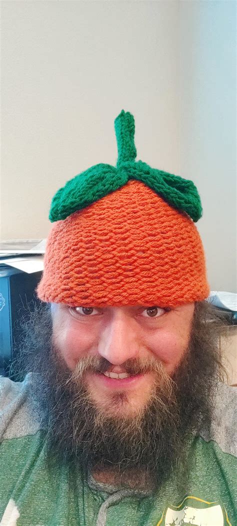 Made myself an orange 🍊 hat : r/knitting