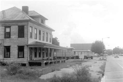 Florida Memory • Fort Meade Historical Museum Building- Fort Meade ...