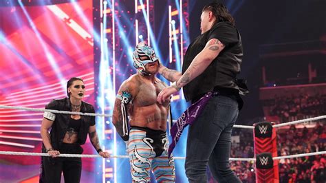 Dominik Mysterio hits Rey Mysterio with the 619: Raw, Oct. 10, 2022 | WWE