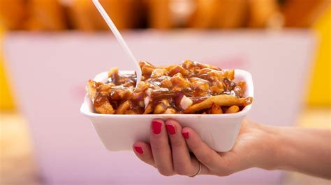 This is where to eat the BEST poutine in Montreal - Contiki