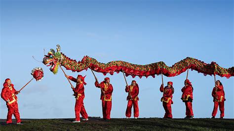 Dragon dance launches Chinese New Year celebrations at Edinburgh, UK - CGTN