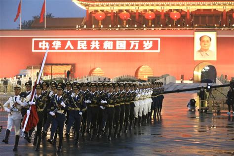 Flag-raising ceremony at Tian'anmen Square marks National Day ...