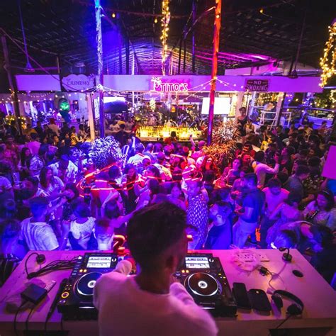 8 Party Beaches In Goa For The Best Nightlife Experiences | LBB