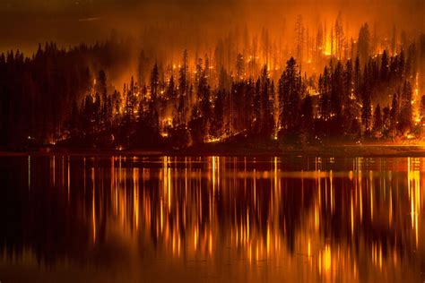 Kalifornien: Waldbrände breiten sich aus - DER SPIEGEL