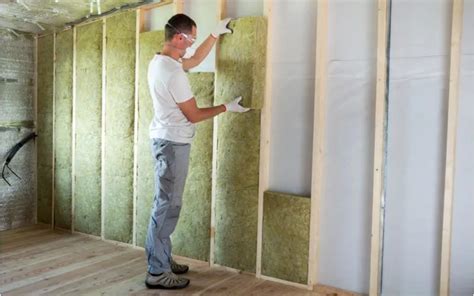 Faced vs Unfaced Insulation: What's the Difference?