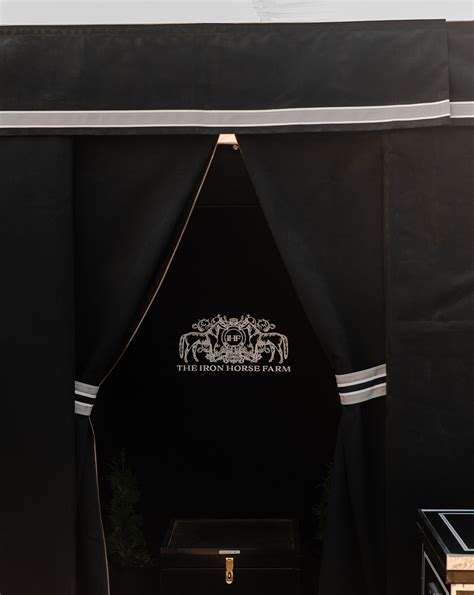 Horse Show Stall Drapes | Horse Show Curtains | Tack Trunks – TACKTRUNKS