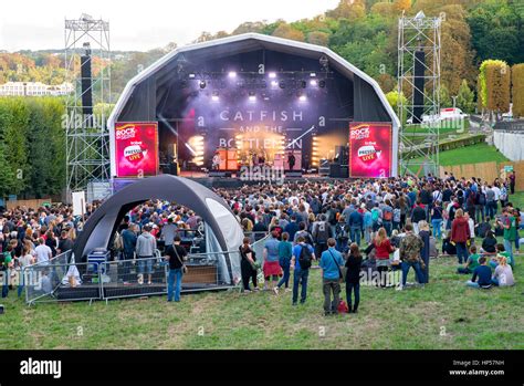 PARIS - AUG 28: Crowd in a concert at Rock En Seine Festival on August ...