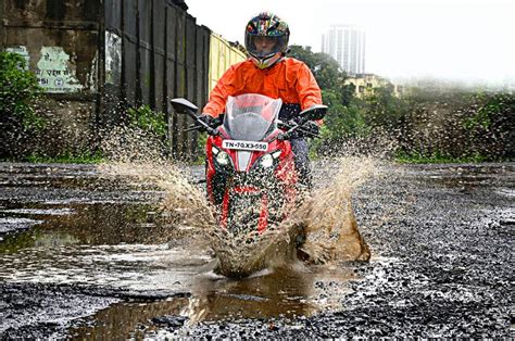 Tips for Riding a Motorcycle in the Rain | Motorcyclegears