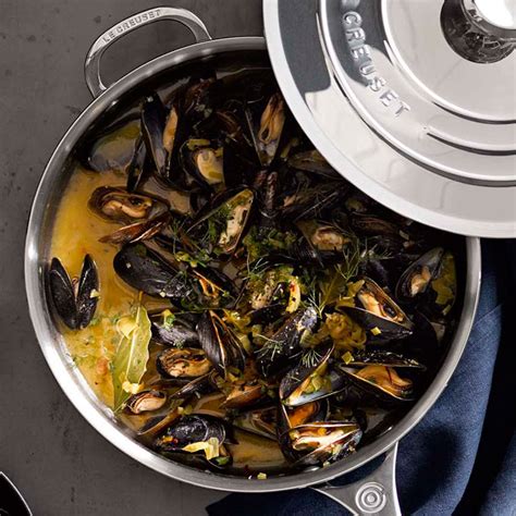 Mussels Marinière with Saffron | Williams-Sonoma Taste