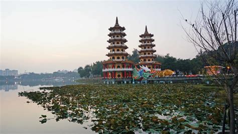 Unwind At Lotus Pond, Kaohsiung, Taiwan | Trip101