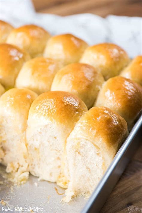 Mamaw's Rolls - Easy Homemade Dinner Roll Recipe