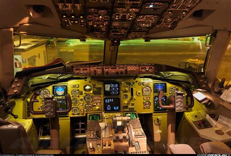 Boeing 777X Interior Cockpit : Take A Virtual Look Inside A Boeing 777 ...