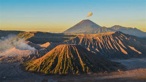 Destinasi wisata terpopuler di gunung bromo - WisataHits