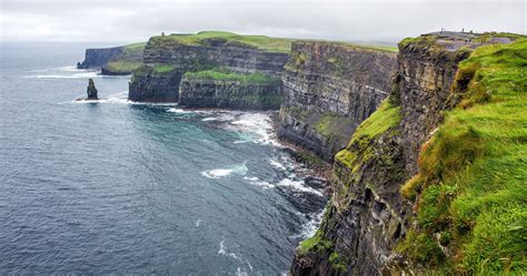 Cliffs of Moher: How to Walk from Doolin to Hags Head | Earth Trekkers