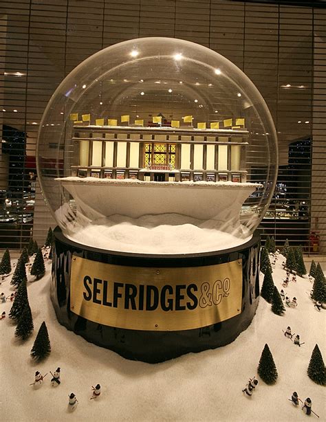 » Selfridges Christmas Shop Windows London!