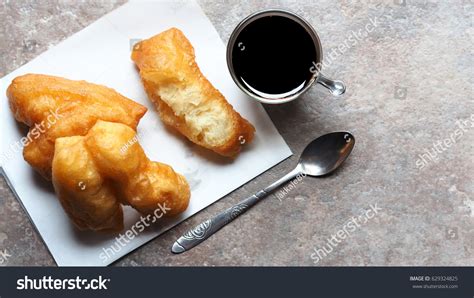 Chinese Traditional Food Deep Fried Bread Stock Photo 629324825 ...