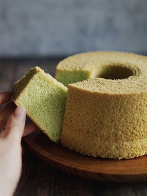 Simple and Delicious Pandan Chiffon Cake Recipe - The Bakeanista