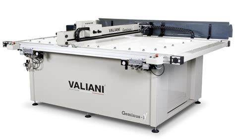 Valiani Flatbed plotter and cutting machines