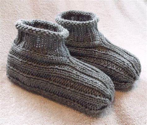 KweenBee and Me: Learn to Knit Adult Bootie Slippers