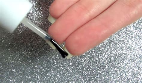 How to Prevent Peeling Nails: 7 Tips & Tricks You Need to Know | Upstyle