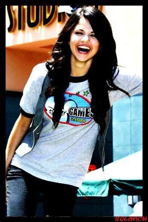 Selena laughing - Selena Gomez Photo (19514809) - Fanpop