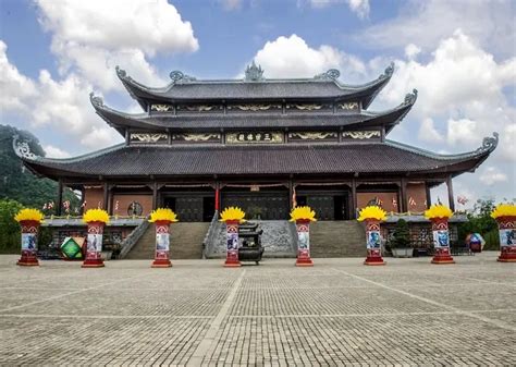 Bai Dinh Pagoda - The Greatest Buddhist Construction in Vietnam | Izitour