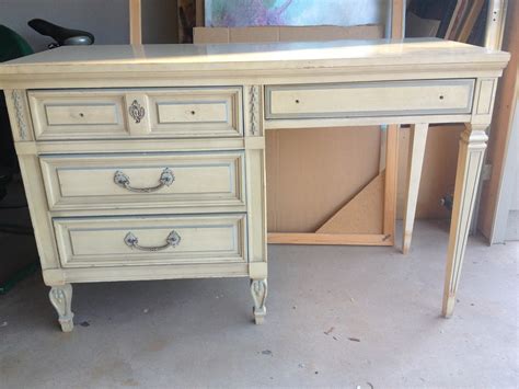 Lauren Kelly Finds: How To Mod Podge Furniture DIY