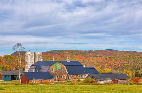 New England fall foliage photography of a Sugar Hill Farm in the New ...