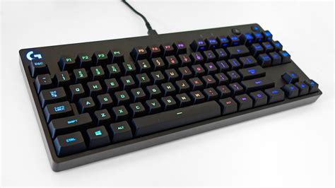 Logitech’s Compact Gaming Keyboard Is Still Hulkish But a Joy to Use