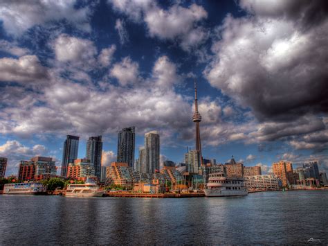 Why you should visit Toronto in Canada | Linguaenglish blog