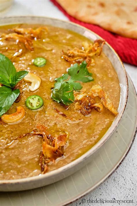 Hyderabadi Haleem Recipe - The Delicious Crescent