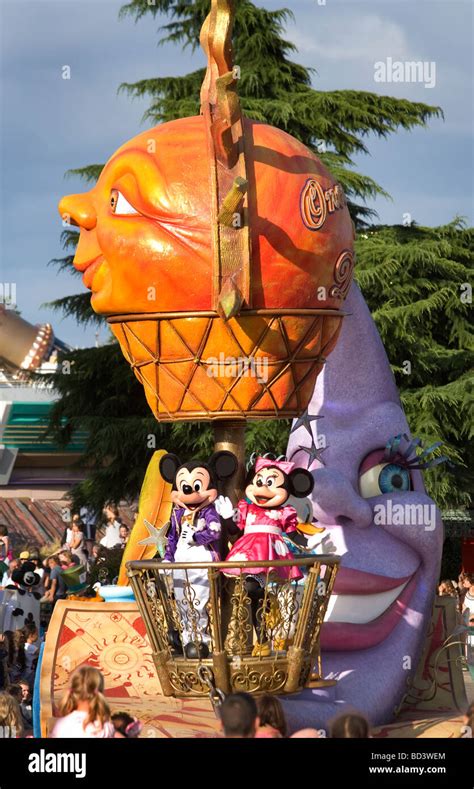 Mickey and Minnie Mouse characters in the Once Upon a Dream parade ...