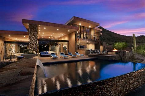 Spectacular contemporary dream home immersed in the Arizona desert