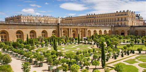 Versailles Palace map and floor plan. Versailles gardens map.