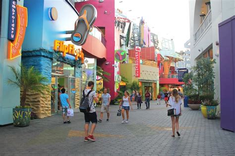 Universal CityWalk Hollywood in Los Angeles - Nonstop Entertainment ...