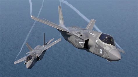 Comparison of F-35 Lightning II VS F-22 Raptor - Crew Daily