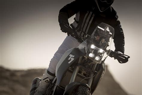 Yamaha T7 concept actually looks like a practical mid-size adventure ...