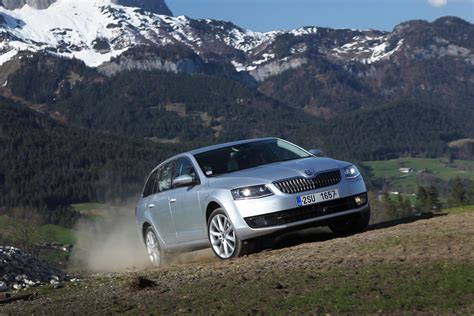 Skoda Octavia Combi 4x4 Revealed in New Images - autoevolution