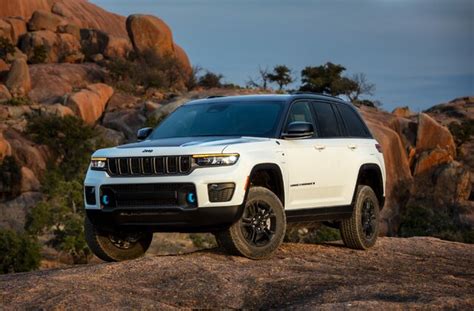 Jeep Grand Cherokee 4xe Trailhawk: All You Need to Know | U.S. News