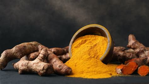 Here are 5 turmeric side effects to know about | HealthShots