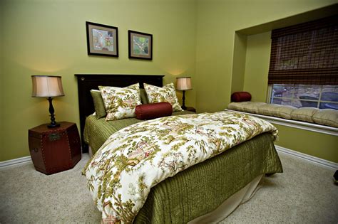 Bedroom Benjamin Moore Timothy Straw Bedroom Interior Colour, Green ...