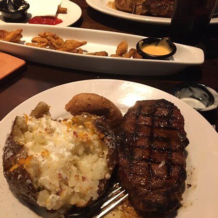 Nice choice for dinner. - Review of LongHorn Steakhouse, Fort Worth, TX ...