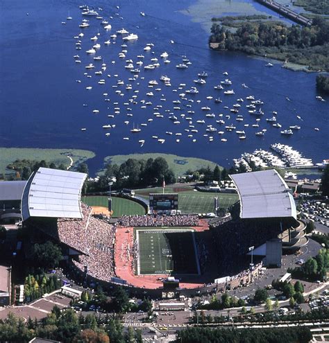 Pin by UniSunn 144 College Football B on University of Washington ...