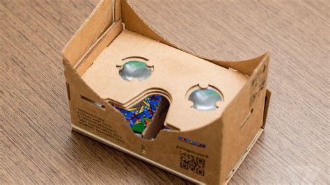 DIY VR Headset Guide: How to Make a Cardboard VR Headset? [3 Easy Steps]