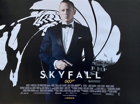 Daniel Craig Skyfall Poster / Daniel craig as benoit blanc. - Infuzionit